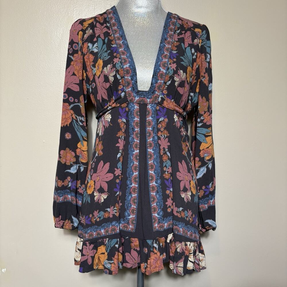 Free People Black Floral V-Neck Long Sleeve Tunic